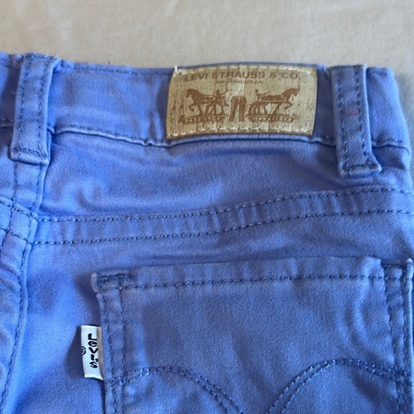 Levi’s - Purple Straight-Leg Sateen Leggings - Picture 3 of 5